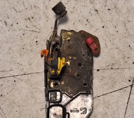 Chrysler Voyager Front door lock 2193A