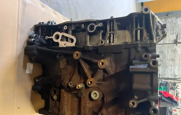 Ford Transit Engine block YMR6 GK2Q6015AC
