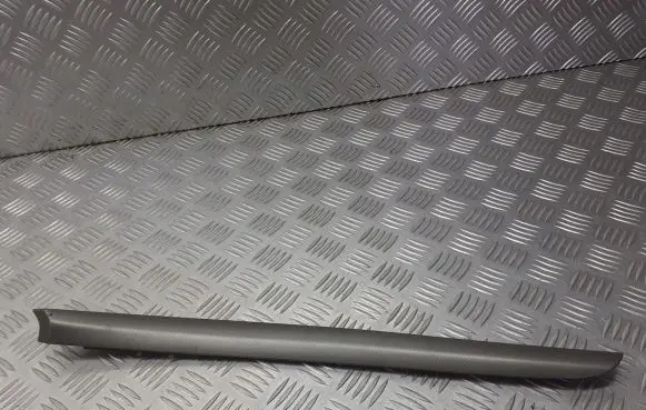 Toyota Avensis T250 Front door trim (molding) 67712