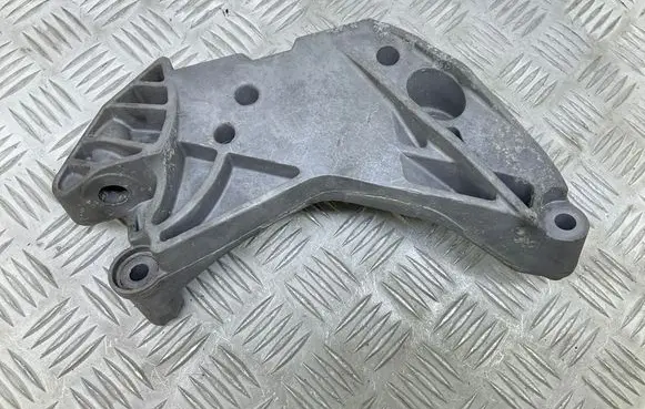 Volkswagen Eos Engine mounting bracket 06J199207