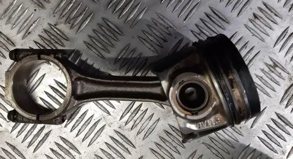 Volkswagen Touareg I Piston with connecting rod
