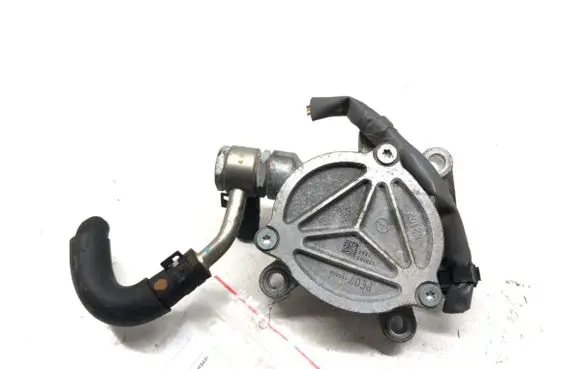 Mazda 3 II Vacuum pump PE0718G00A