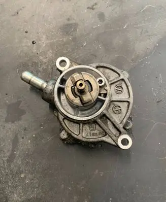 Mercedes-Benz Sprinter W906 Vacuum pump 1231052