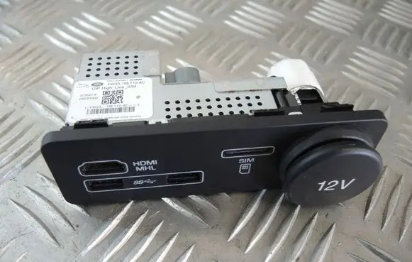 Jaguar XJ X351 USB socket connector FW9319E110AC