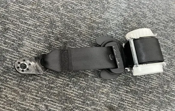 Volkswagen Polo V 6R Rear seatbelt 6C0857806 YD42424815YY 30464498