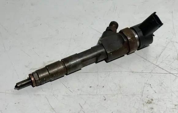 Nissan Primastar Fuel injector 8201408754