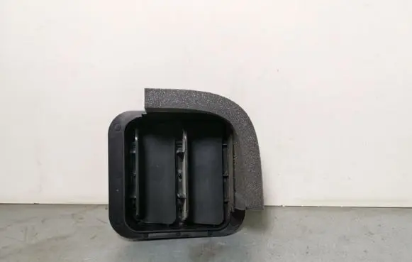 Subaru Forester SK Quarter panel pressure vent 72651AE010