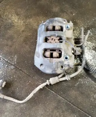 Porsche Cayenne (92A) Rear brake caliper 7P0615424