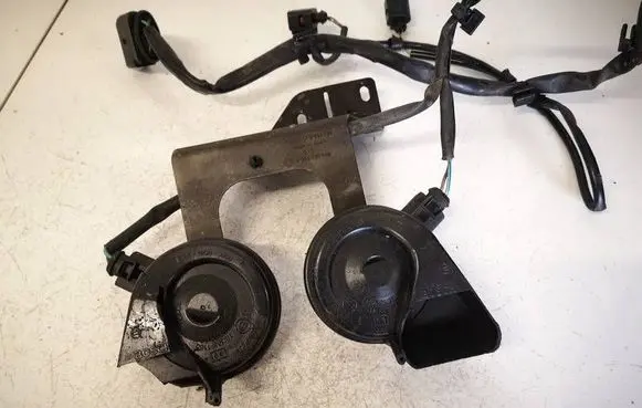 Audi A6 S6 C6 4F Horn signal 4F0951229