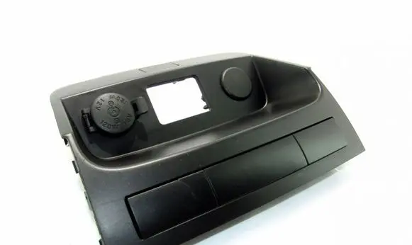 KIA Sorento Dashboard center trim panel 847302P000