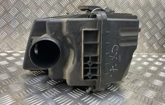 Mazda CX-7 Air filter box 13320 K3804
