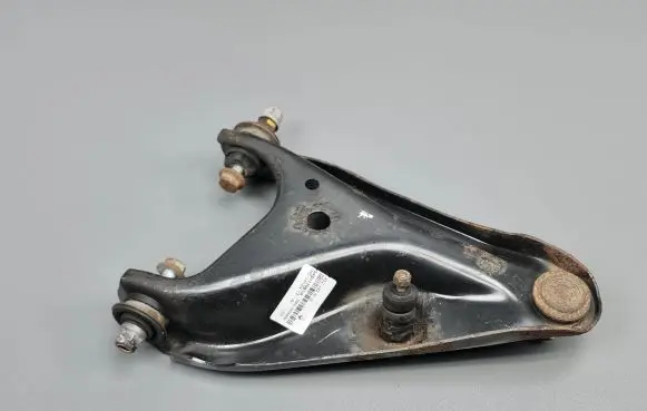 Dacia Sandero II Front lower control arm/wishbone 545017081R