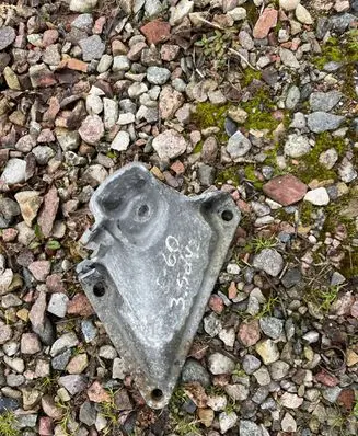 BMW 5 E60 E61 Engine mounting bracket 6761149