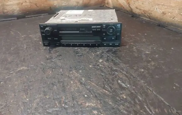 Seat Alhambra (Mk1) Radio/CD/DVD/GPS head unit 7M7035152 7640234366