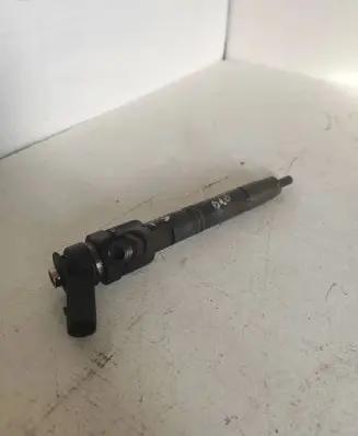 Mercedes-Benz B W245 Fuel injector A6400700787 0445110167