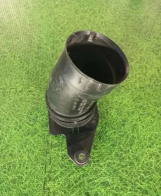 BMW M6 Air intake duct part 7834757 6504765 10991213
