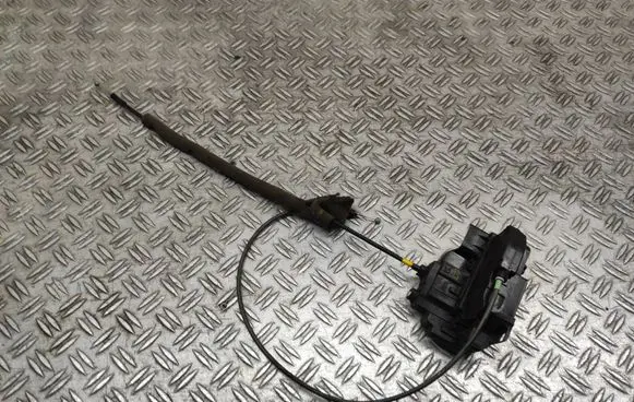 Nissan Qashqai+2 Rear door lock 2412L