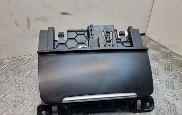 Ashtray (front)