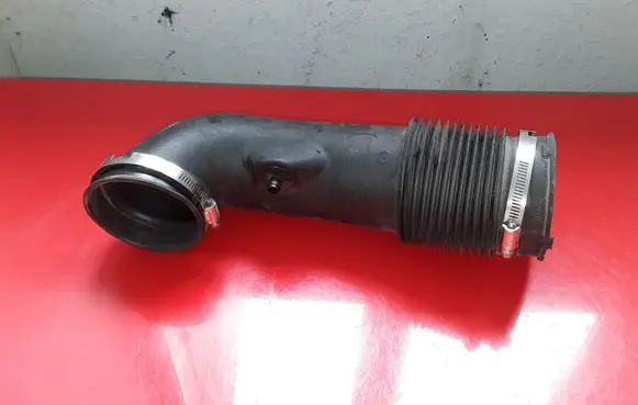 Cadillac SRX Air intake duct part 25744215