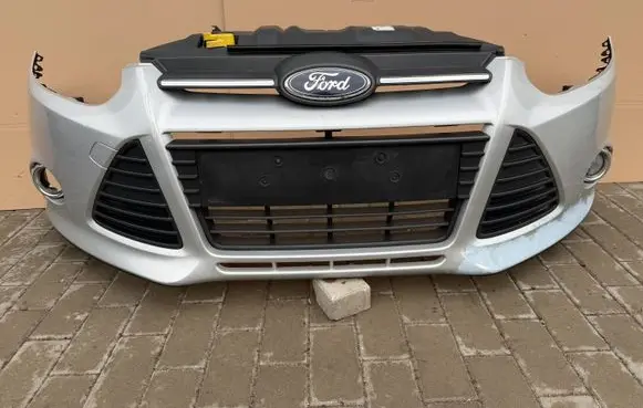 Ford Focus Front bumper BM5117757A