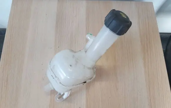 Renault Arkana Coolant expansion tank/reservoir 217102102R