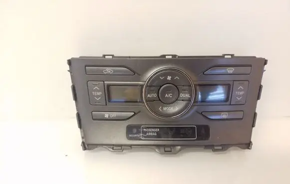 Toyota Auris 150 Climate control unit 5590002220B