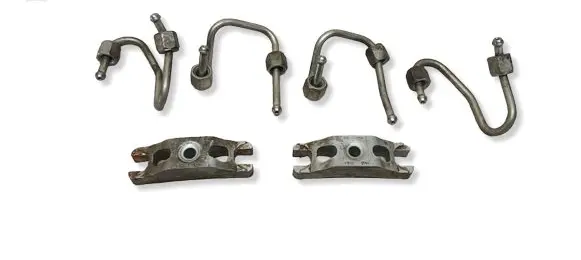 Volkswagen Touran II Fuel injector supply line/pipe 03L216