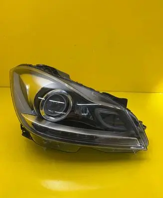Mercedes-Benz C W204 Headlight/headlamp A2048204439