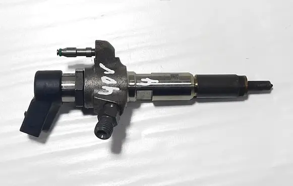 Volvo V40 Fuel injector 9802448680