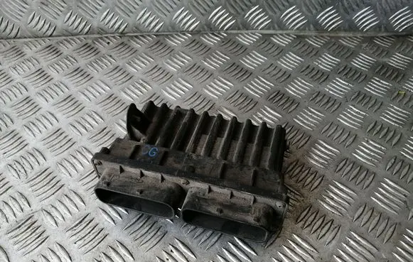 Opel Zafira A Fan control module 24410128 15396911