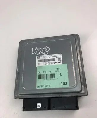 Audi A4 S4 B9 Engine control unit/module 06L907425E
