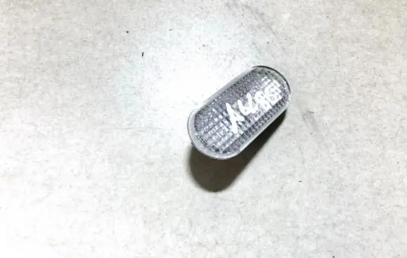 Volkswagen Bora Front fender indicator light