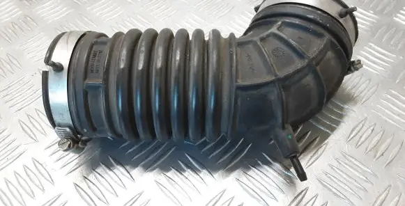 Nissan Navara D23 Turbo air intake inlet pipe/hose 165765JU0A