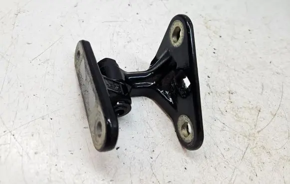Mercedes-Benz CLS C219 Front door upper hinge