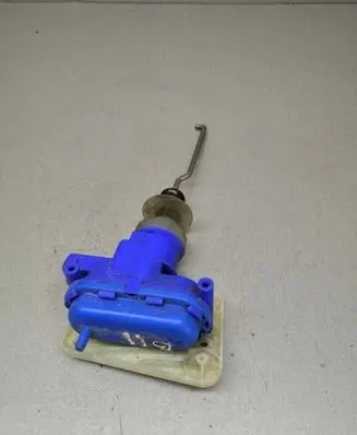 Audi 100 200 5000 C3 Central locking vacuum pump 893862153C
