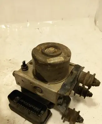 Volkswagen Caddy ABS Pump 2K0907379A 00009496E2