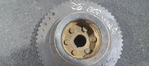 BMW 5 E34 Crankshaft pulley