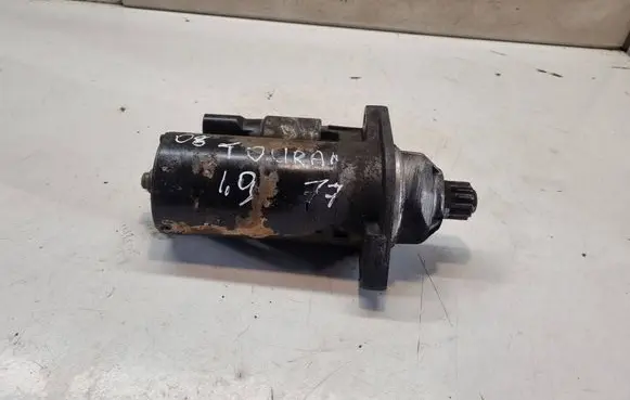 Volkswagen Touran I Starter motor 