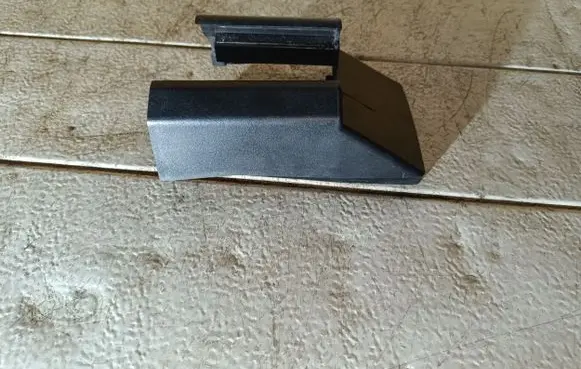 Mercedes-Benz ML W164 Front driver seat rail trim A1649190220