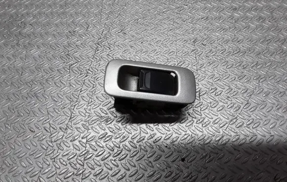 Suzuki Liana Electric window control switch 3799575F0