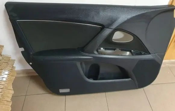 Toyota Avensis T270 Front door card panel trim 6777805040