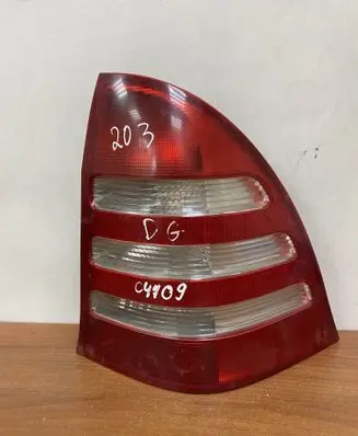 Mercedes-Benz C W203 Rear/tail lights 2038201264 C4709