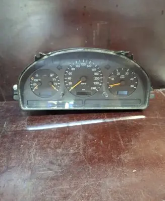 Mercedes-Benz ML W163 Speedometer (instrument cluster) A1635405811 1911210559B 123932261