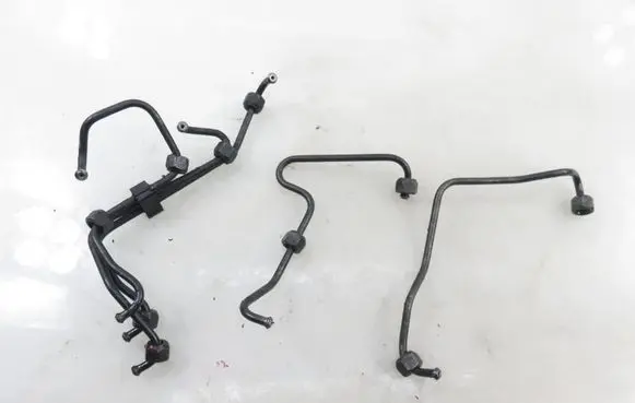Volkswagen Transporter - Caravelle T4 Fuel injector supply line/pipe 