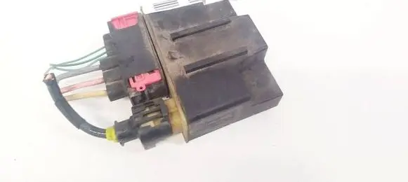 Peugeot 207 Glow plug pre-heat relay 9652021180