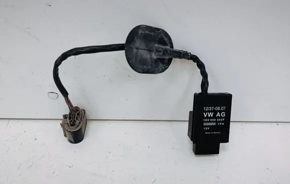 Volkswagen Jetta VI Fuel injection pump control unit/module 1K0906093F