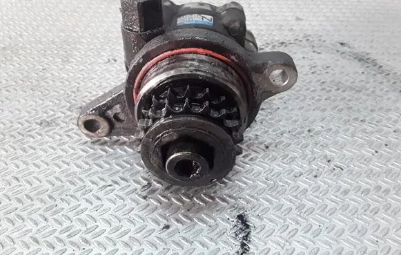 Nissan Primera Power steering pump 5M321