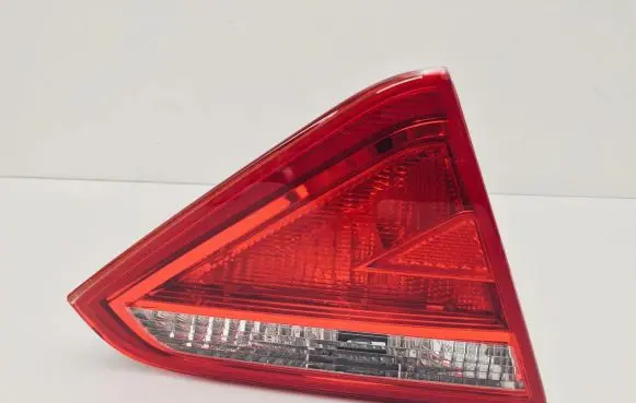 Audi A5 8T 8F Tailgate rear/tail lights 8T0945093