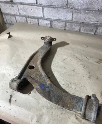Volkswagen Transporter - Caravelle T5 Front lower control arm/wishbone 7H0407166B