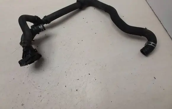 Engine coolant pipe/hose